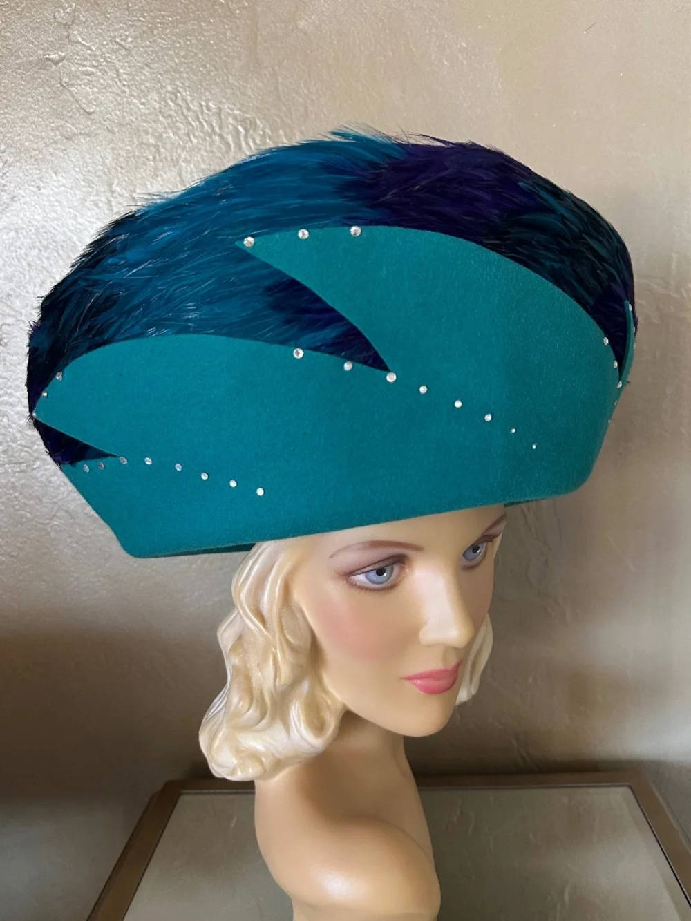 DESIGNER 1980s'/90s' AQUA & PURPLE  FELT 